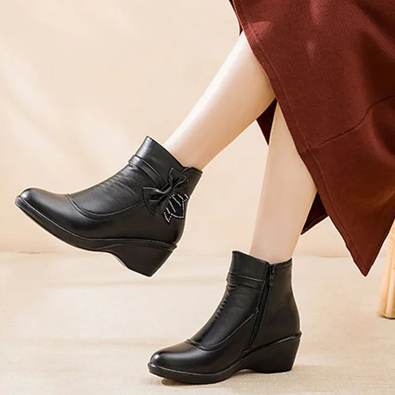 Bota de Couro Feminina - Vivienn (Promoção Pré Inverno)