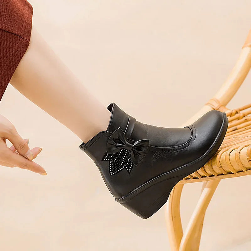Bota de Couro Feminina - Vivienn (Promoção Pré Inverno)