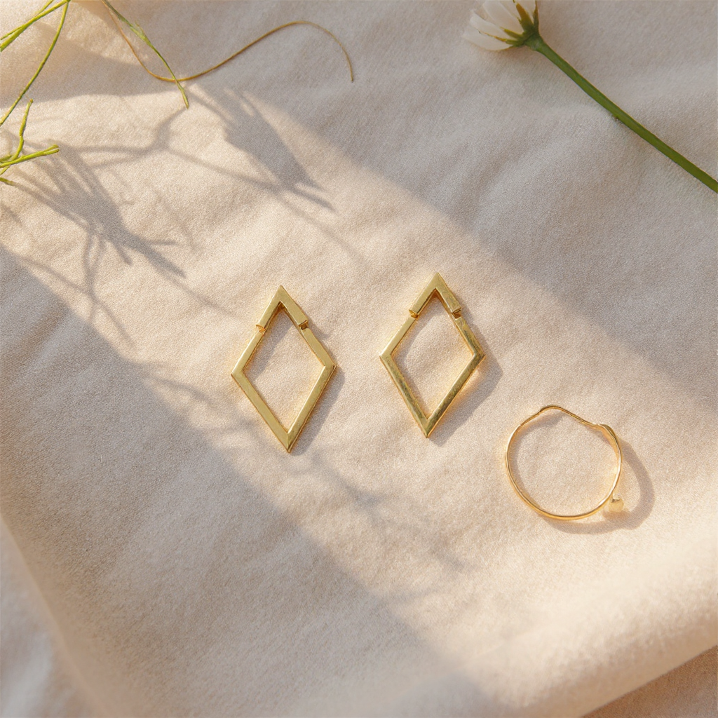 Brinco Prisma Dourado 14K