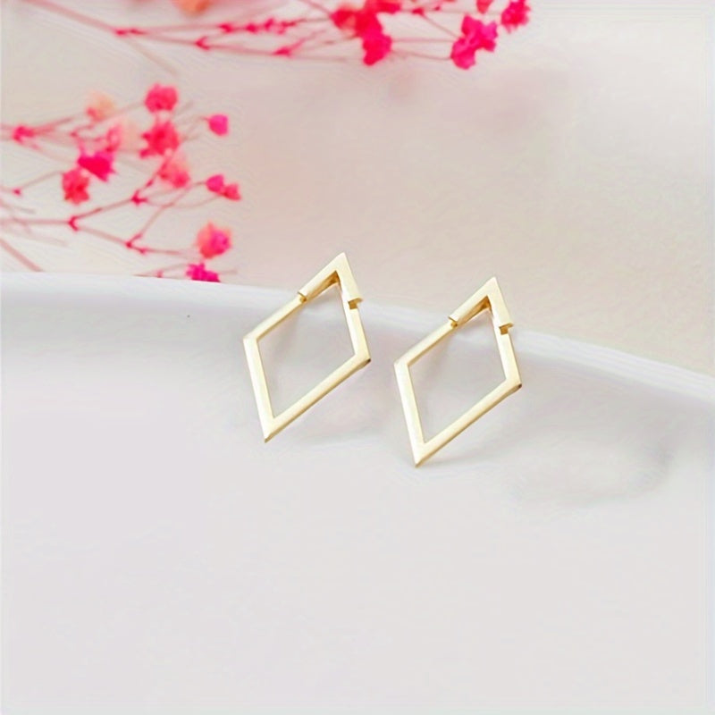 Brinco Prisma Dourado 14K
