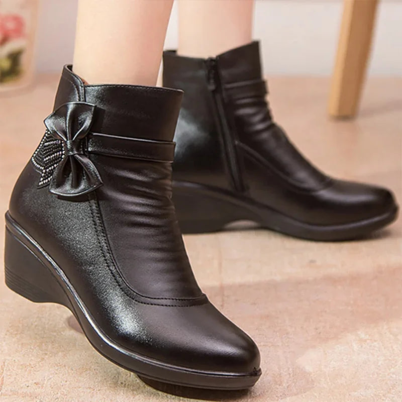 Bota de Couro Feminina - Vivienn (Promoção Pré Inverno)