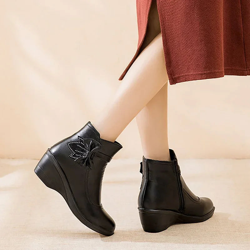 Bota de Couro Feminina - Vivienn (Promoção Pré Inverno)